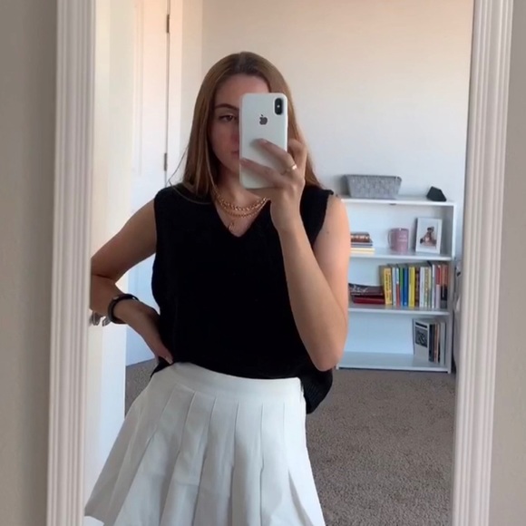 Meet your Posher, Allie - Picture 2 of 4